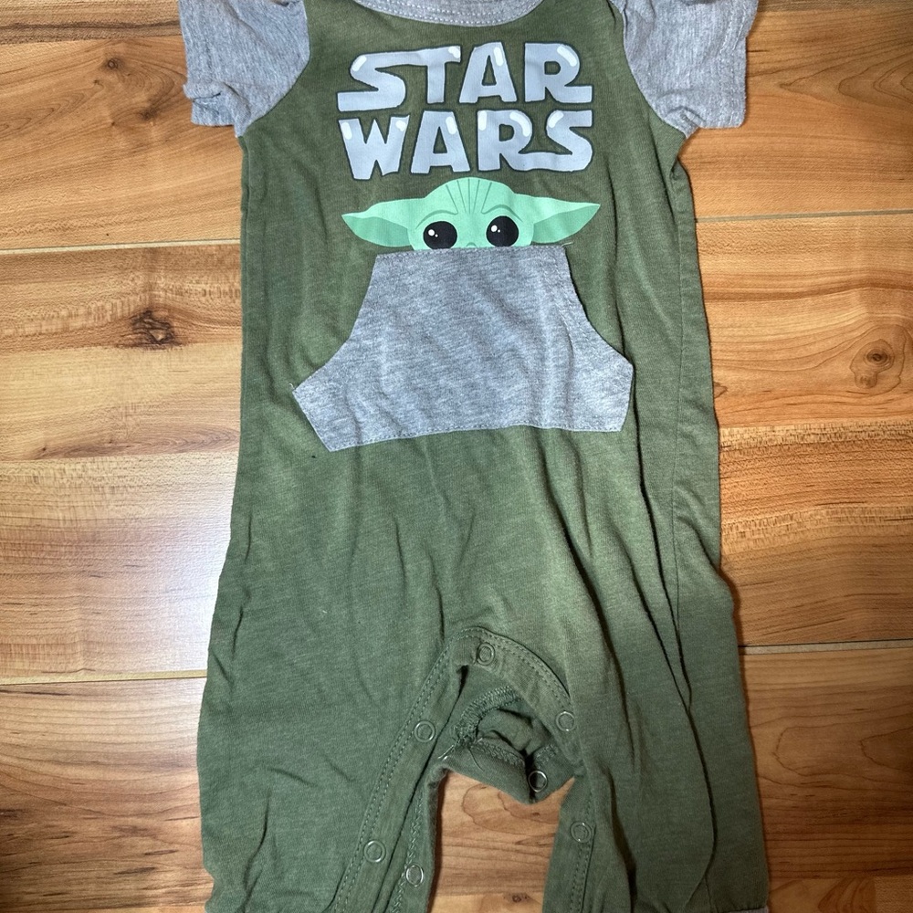 Star Wars Green and Gray Baby Outfit